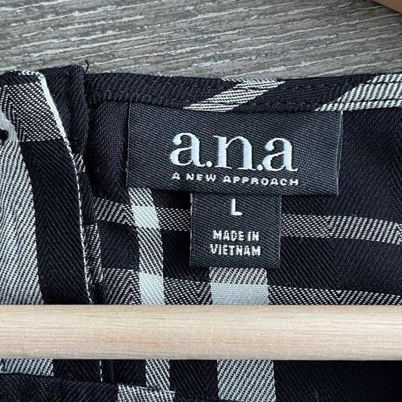 A.N.A Black/White Plaid Tiered Peplum Blouse w/ Bell Sleeved sz Large NWT - Picture 4 of 5